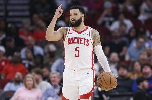 如今0-3命悬一线！范弗里特季后赛前称首轮对谁都有信心