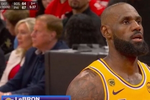 詹姆斯出战294场季后赛/获186胜/总得分8336分 都是历史最多