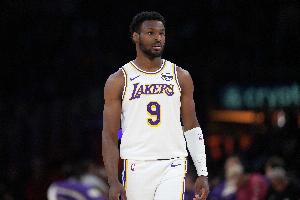 布朗尼今天2中2得到5分&湖人赢了4分 若非这5分火箭就赢了