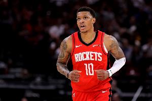 救命球！小贾巴里·史密斯弧顶三分两连击 苦苦助队追分