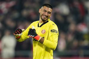 西甲4月最佳扑救：赫罗纳门将加扎尼加扑出巴尔韦德禁区内射门