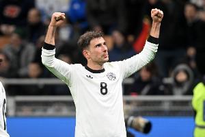 记者：米兰接近免签格雷茨卡，提供3年合同年薪550万欧+奖金