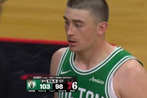 杀人诛心！普理查德拆炸弹 横移高难度干拔三分压哨命中！