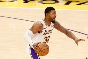 阿里纳斯：对斯玛特真是又爱又恨 他总爱玩花的有时却真能传过去