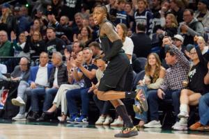 今天你是狼王！道苏姆顶翻穆雷上篮 打破森林狼得分荒再打停掘金