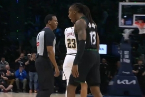 根本停不下来！道苏姆抛投打板再中 帮助球队轰出11-2扩大领先