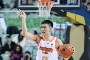 体坛周报：初登CBA即闪耀的“老秀”！庞峥麟拓展最佳新秀定义