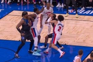 血赚！布莱克打进加罚 活塞挑战成功改判小卡特犯规在先&进球无效