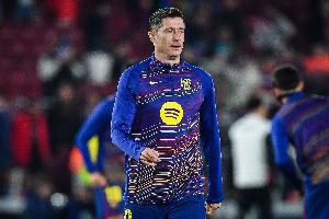 波兰记者：莱万不追求高薪，他想知道自己下赛季在巴萨什么角色