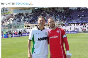 老友重聚！萨索洛客场战平佛罗伦萨，马蒂奇晒和德赫亚合照