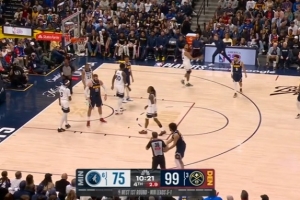 摩擦不断！瓦兰和麦丹再起纠缠 最终吹罚瓦兰和道苏姆双双技犯