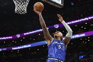 还好赢了！班凯罗18中4&三分4中0非常铁 得到18分8板4助1断1帽