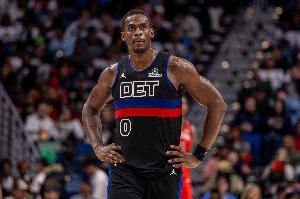 媒体人：活塞的噩梦是大量失误 杜伦失去优势 没3分 硬怼内线不易