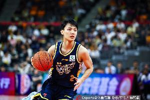 尽力了！徐杰11投7中&三分8中5得19分4板2助 得分全队最高