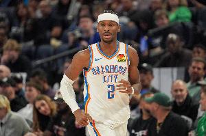 难以限制！亚历山大首轮场均33.8分8助 获得12.3次罚球