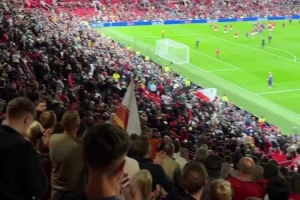 卡塞米罗当选全场最佳，赛后曼联球迷高喊：再留一年！