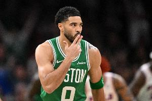 全能大当家！塔图姆上半场11中5得到14分8板4助2断