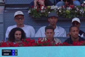 太阳报：恩佐和队友去马德里看网球比赛得到了切尔西批准