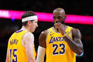 里夫斯复出？ESPN预测明日G5胜率：湖人50% 火箭50%