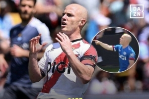 辱骂裁判+抗议判罚！马卡：巴列卡诺前锋帕拉松被禁赛7场