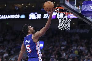 下半场拿12分！格莱姆斯8中5&4记三分拿下18分2板1帽 正负值+18