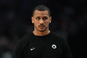 马祖拉谈末节崩盘：我们创造的投篮机会都不错 只是没命中