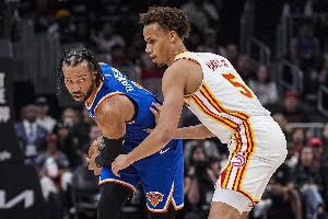 尼克斯系列赛赢的3场合计56分 老鹰赢的两场都只赢1分