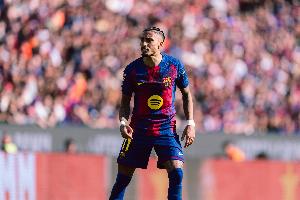 世体：巴萨今日进行训练，贝尔纳尔和拉菲尼亚参加合练滕森也回归