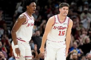 谢泼德：我们每个人都触球参与进攻 所有人信心十足 作用变得更大