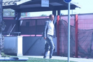 年薪2千万！图片报：诺伊尔愿作为主力续约1年 顾问现身拜仁总部