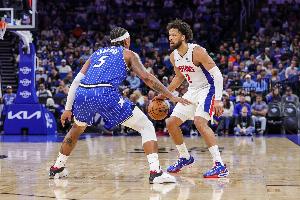 媒体人：坎宁安燃尽一切&真没传球空间 班凯罗抓住活塞前场问题