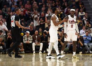 米切尔末节让你多打而DNP自己？施罗德：感谢他这么做 这意义重大