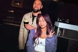 评论区炸了！美女网红晒与克莱合影 本人疑对后者分手风波不知情