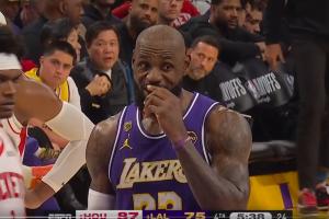 申京抱怨吹软哨！詹姆斯回怼：场上就你没资格说这些 软蛋怂大个