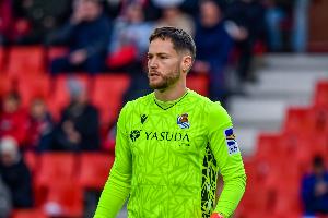 西媒：巴萨今夏想签中锋、边锋、中卫，还有意31岁皇社门将雷米罗