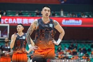 活力十足！陶汉林半场6中5高效砍下12分5板 罚球2中2