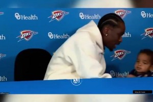 这一刻会让你想到谁？SGA采访带娃打招呼！