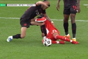 火药味！帕拉西奥斯与奥利塞拼抢后两人爆发激烈冲突！