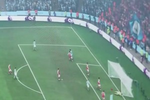 伤病棘手！卢卡库在比利时的个人训练中捂住了小腿