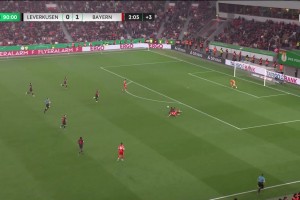 拜仁补时再下一城！格雷茨卡助攻，迪亚斯单刀搓射破门！