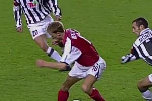 理查兹：罗塞尼尔在采访中迎合媒体，这对他没有任何帮助！